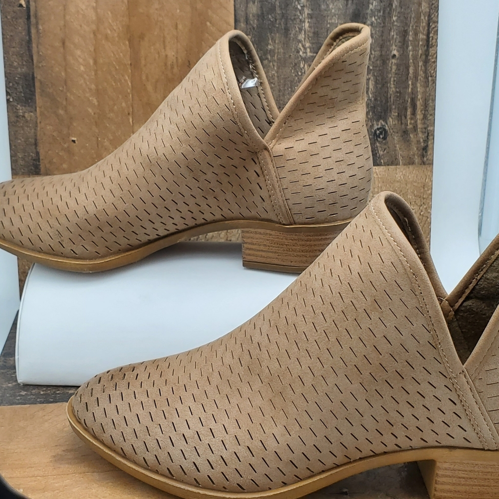 Madden Girl Blaine Taupe boot shoes (shootie) 6.5 m EUC - Picture 4 of 4